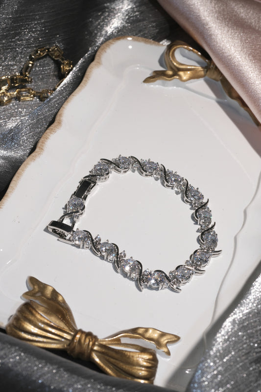 Laurel Leaf Link Bracelet — Silver Tone