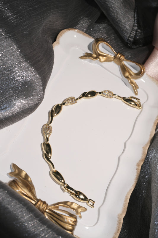 Laurel Leaf Link Bracelet — Gold Tone