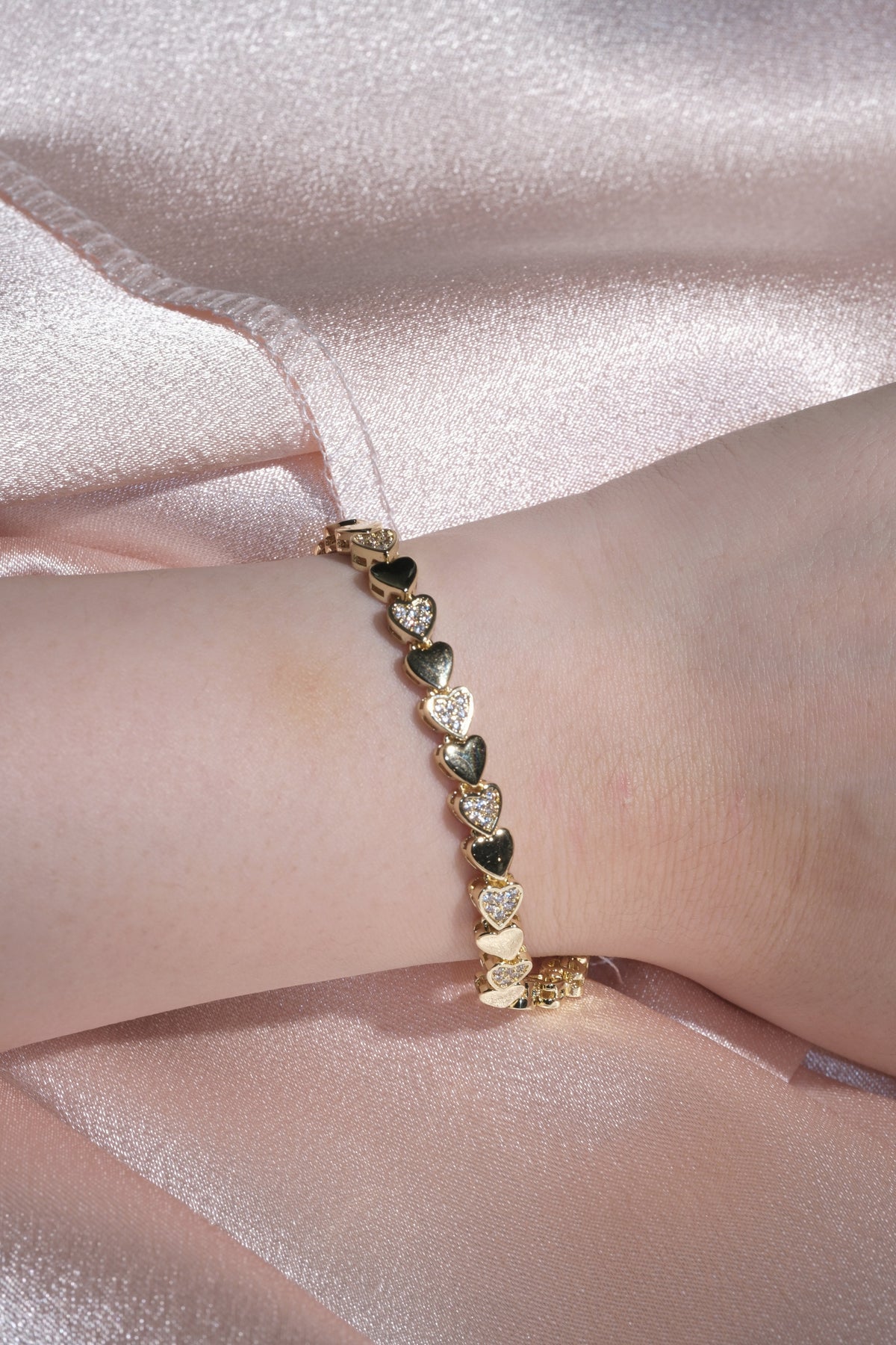 Sweetheart Heart Link Bracelet — Gold Tone