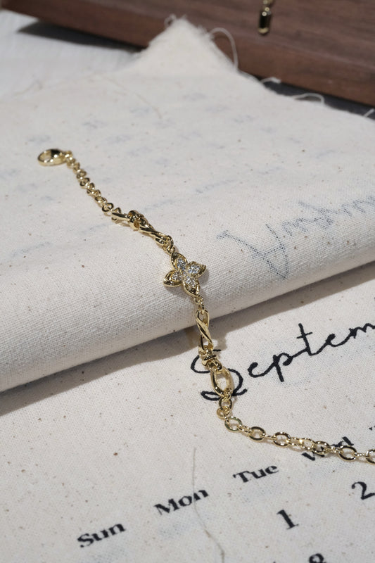 Flower Charm Link Bracelet — Gold