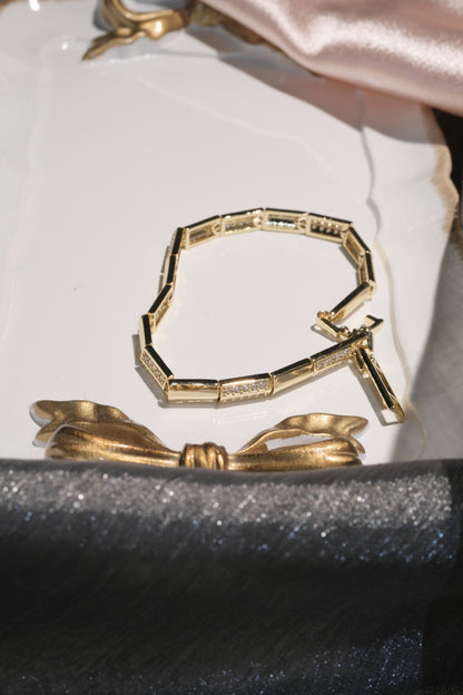 Linea Rectangular Bar Bracelet — Gold Tone