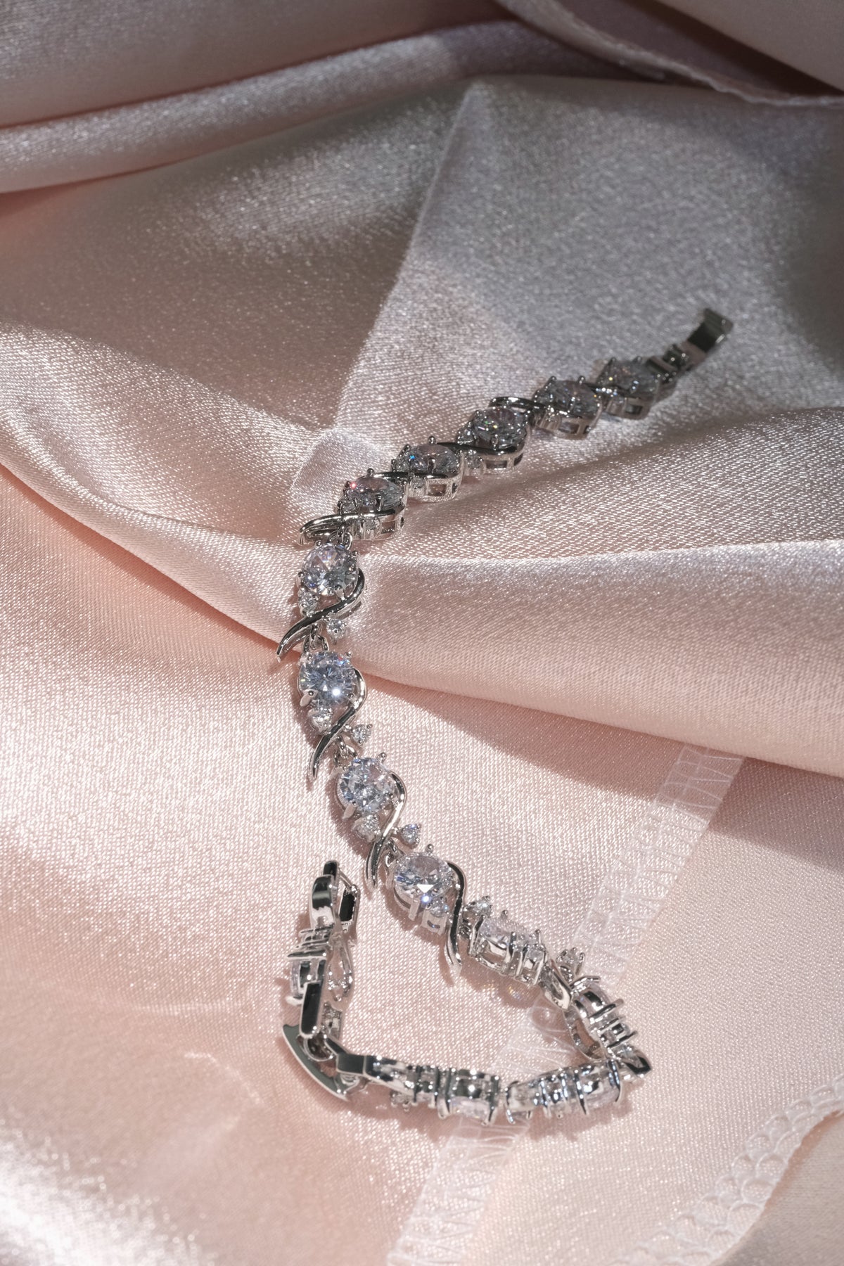 Laurel Leaf Link Bracelet — Silver Tone