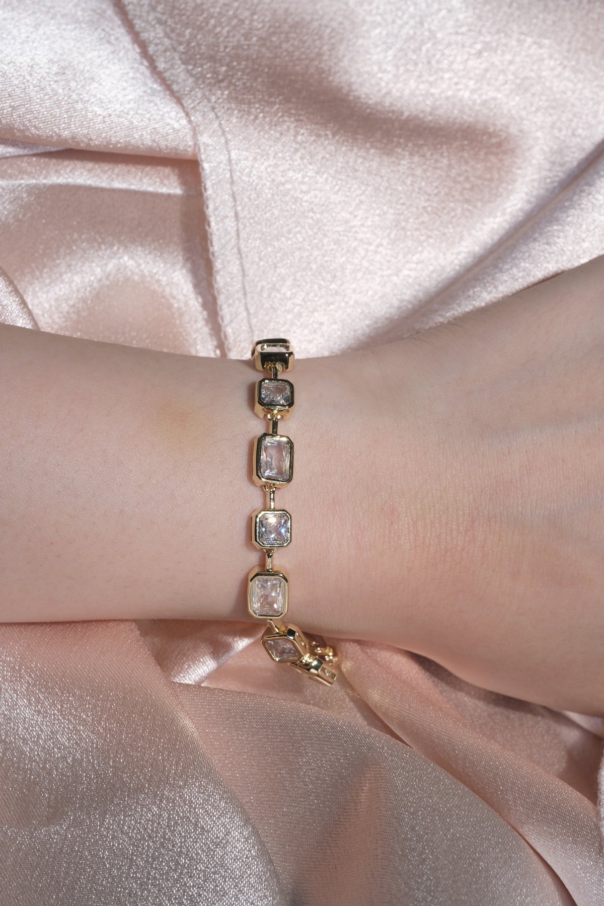 Orbit Bezel-Set Stone Bracelet — Gold Tone