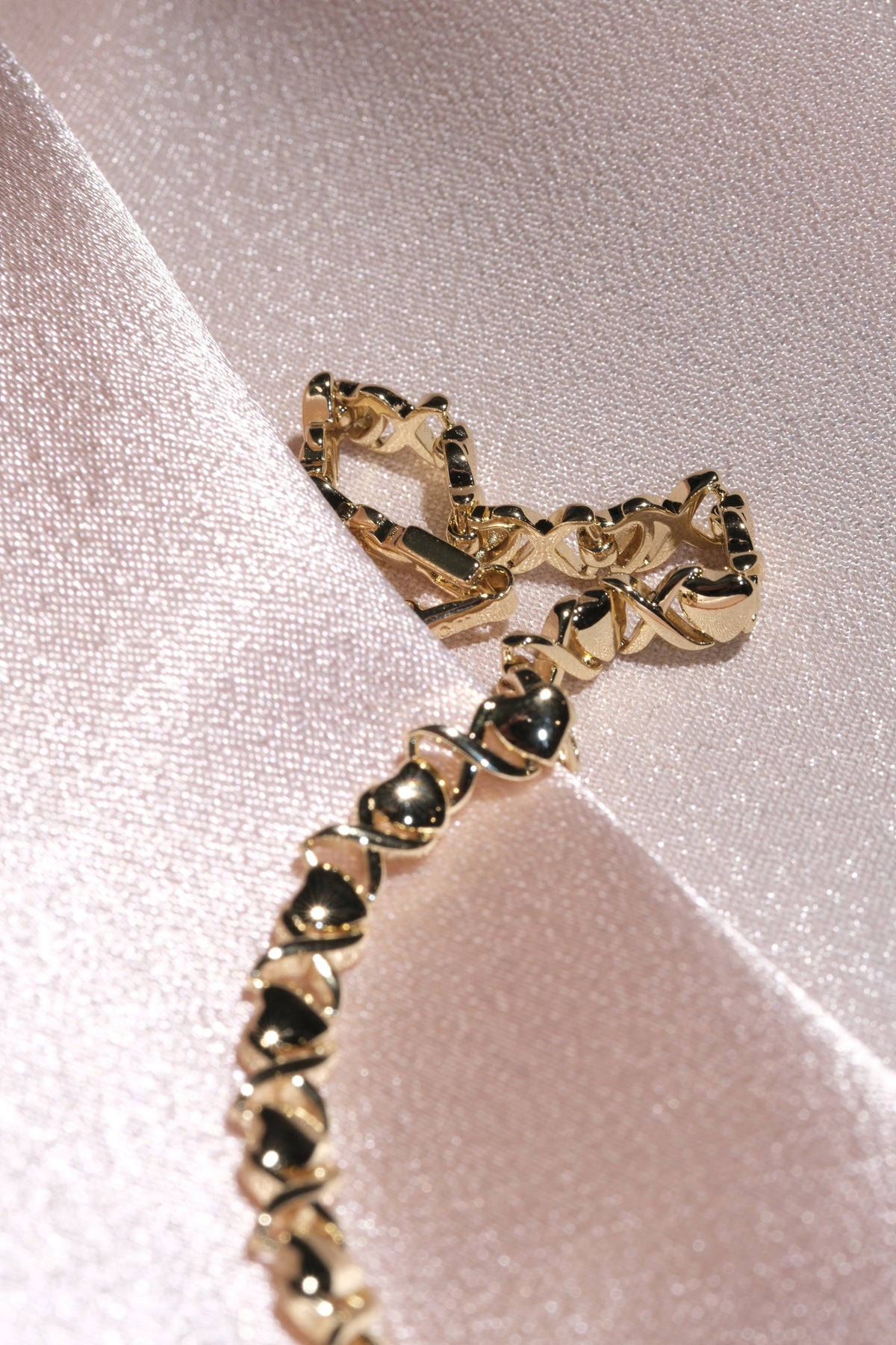 Amour Heart & Crossover Link Bracelet — Gold Tone