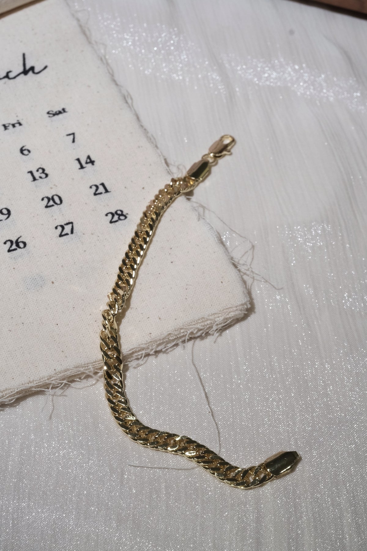 Curb Chain Bracelet — Gold