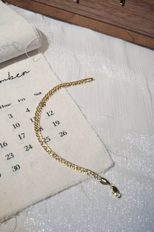 Flat Curb Bracelet — Gold