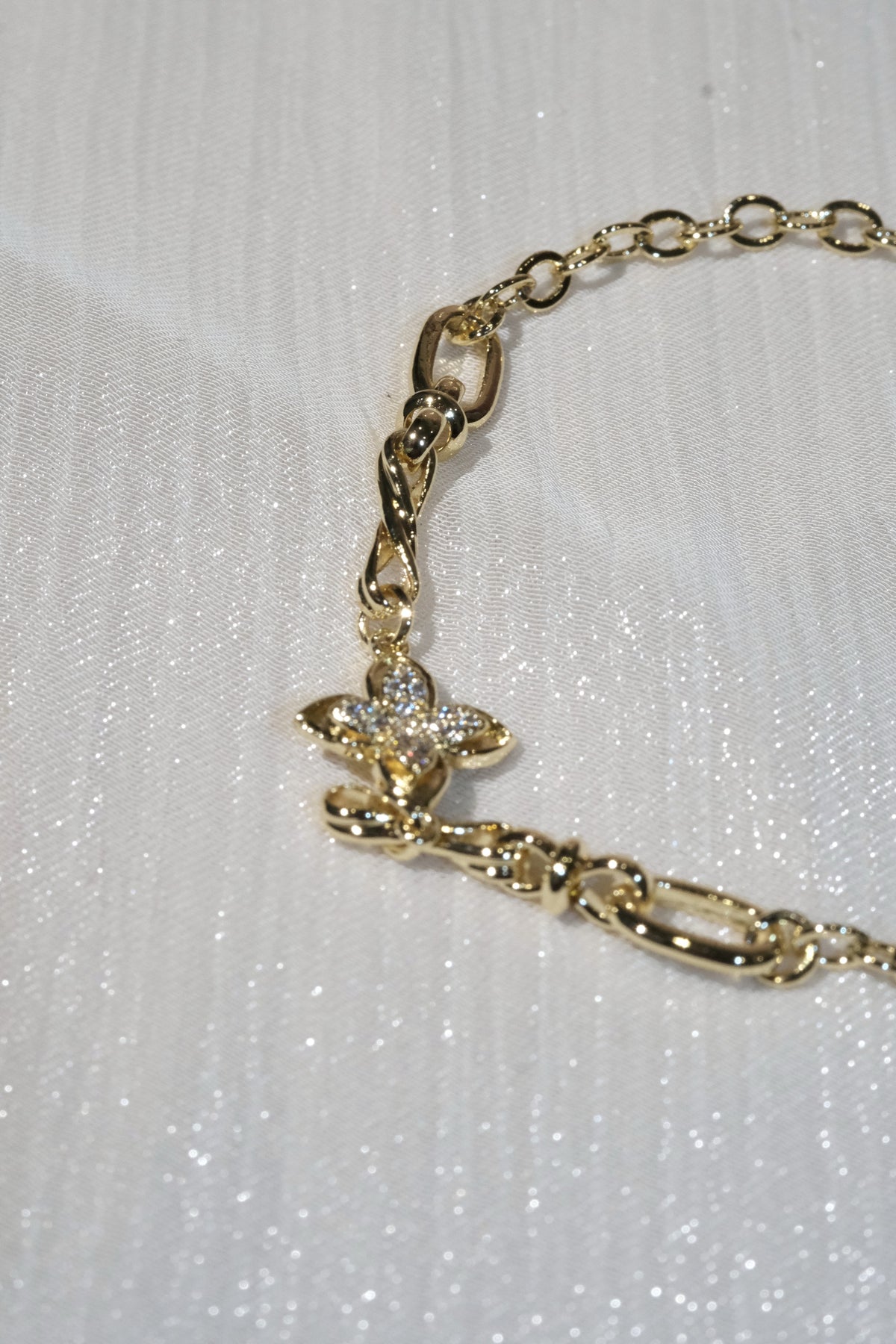 Flower Charm Link Bracelet — Gold