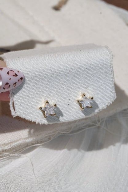 Solitaire Stud Earrings — Gold