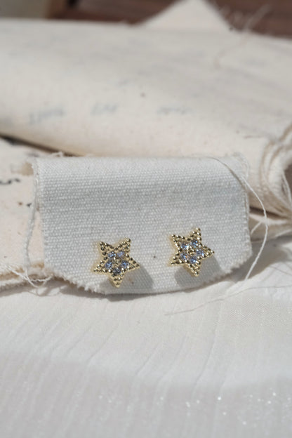 Starfish Stud Earrings — Gold