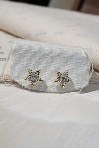 Starfish Stud Earrings — Gold
