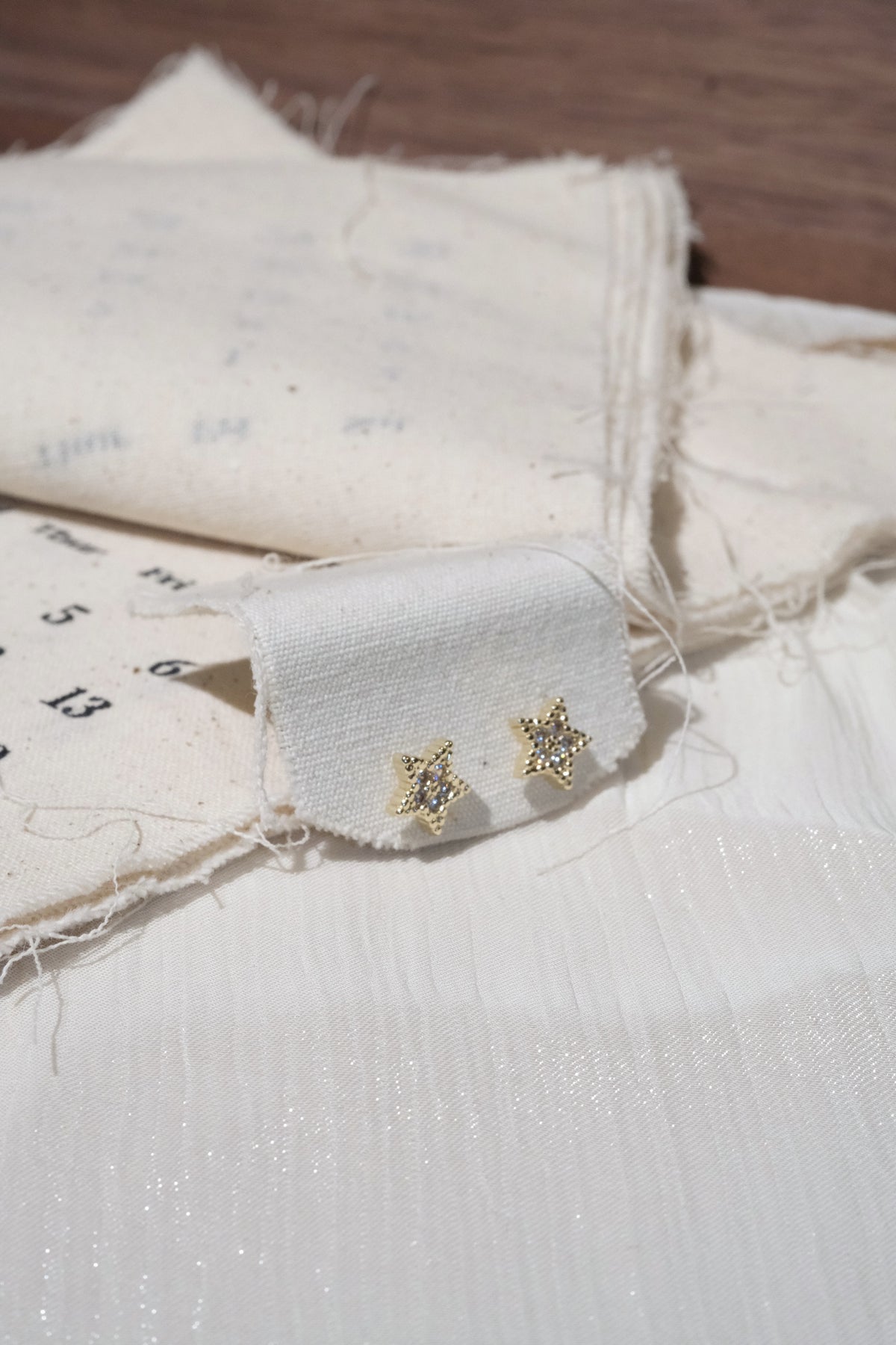 Starfish Stud Earrings — Gold