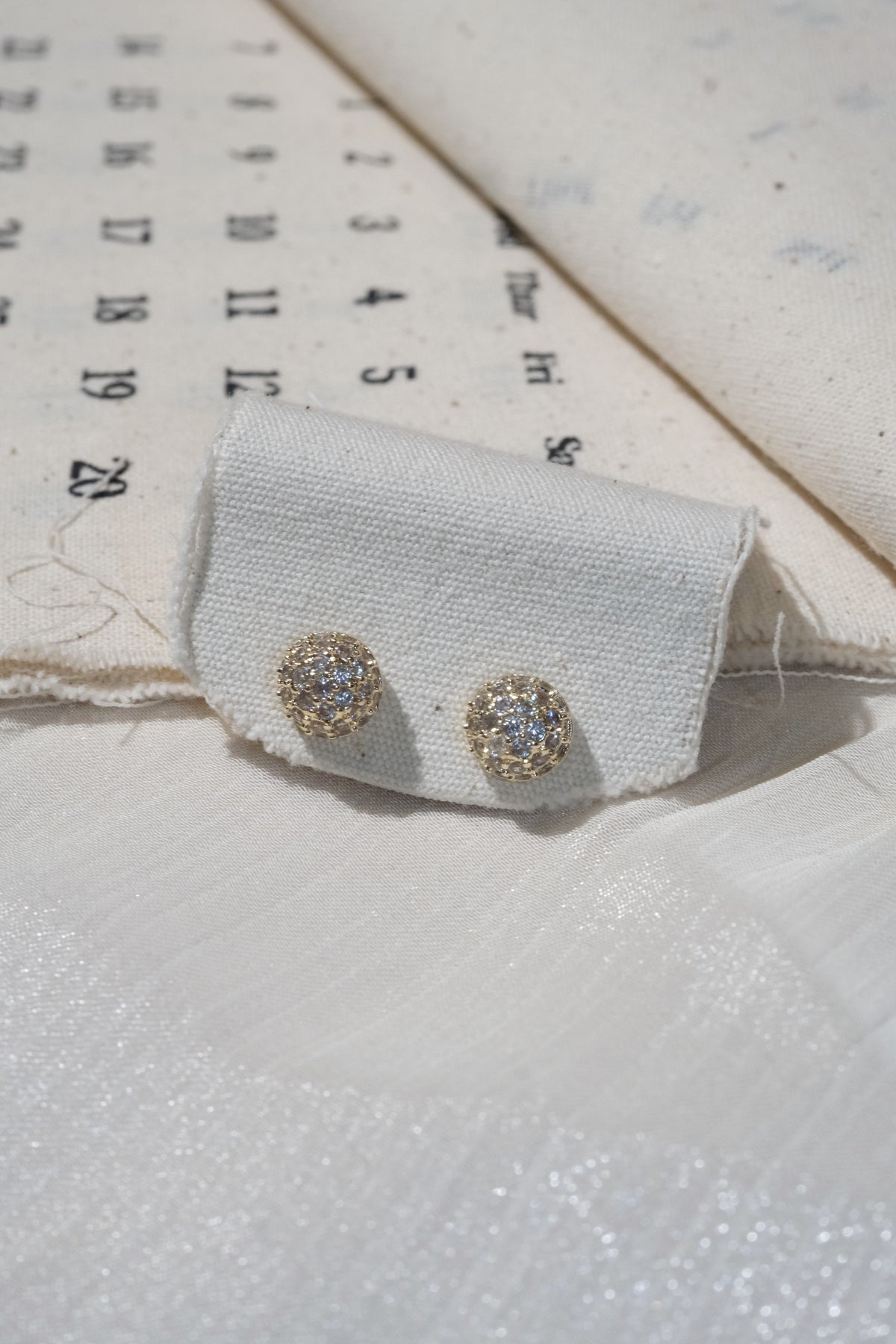 Round Halo Stud Earrings — Gold
