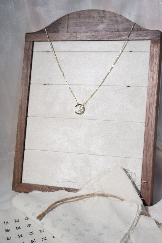 Circle Pendant Necklace — Gold