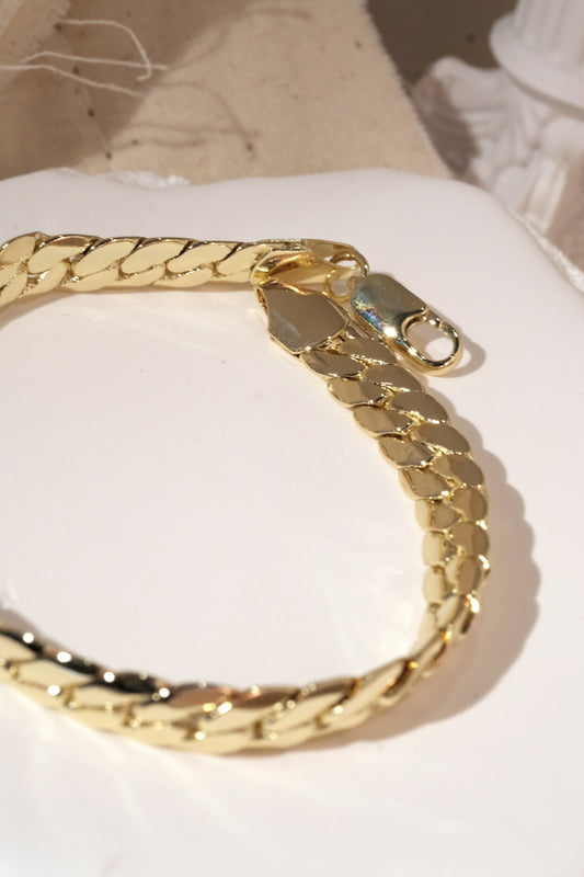 Smooth Curb Chain Bracelet — Gold
