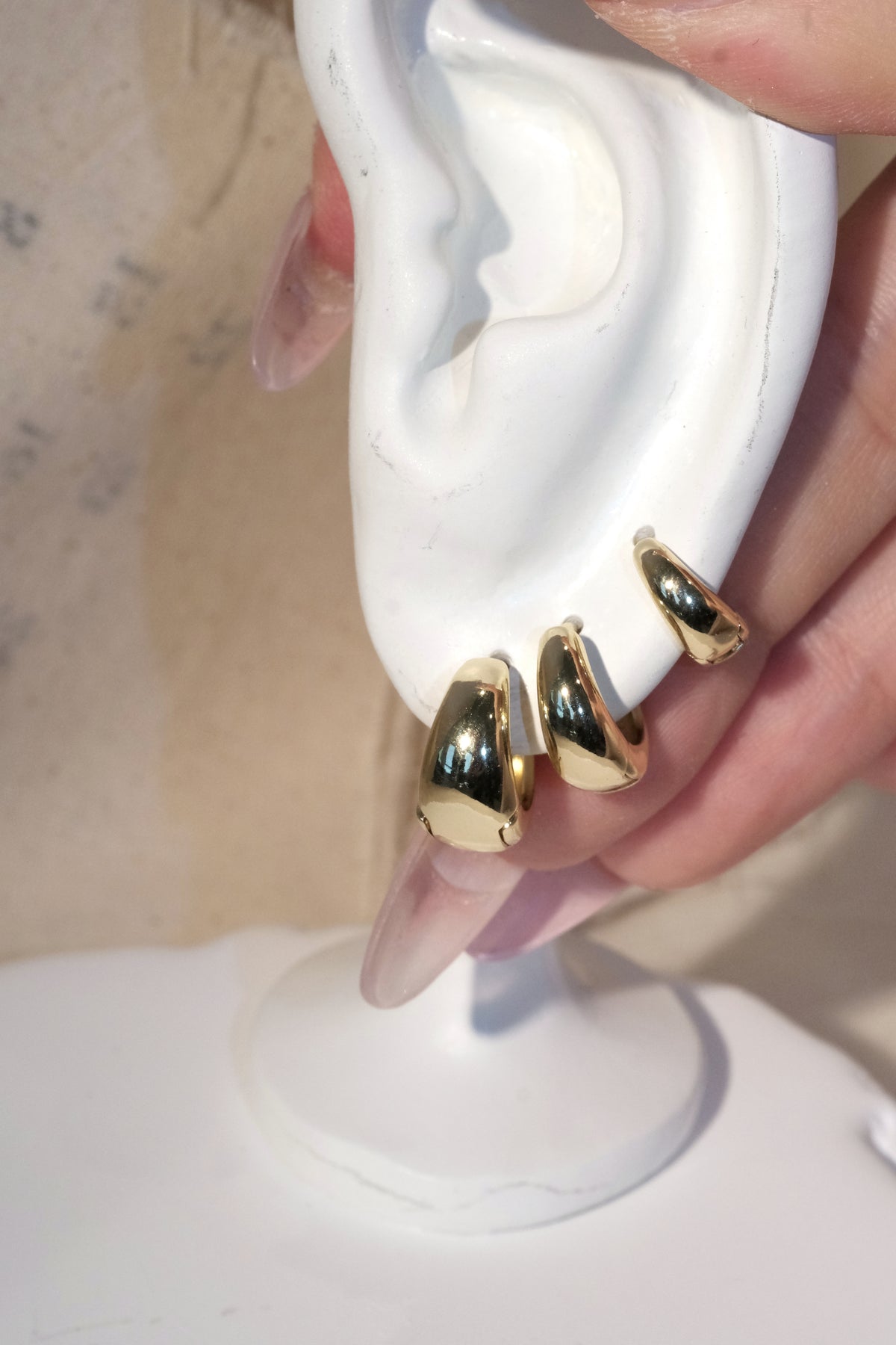 Everyday Hoop Earrings — Gold