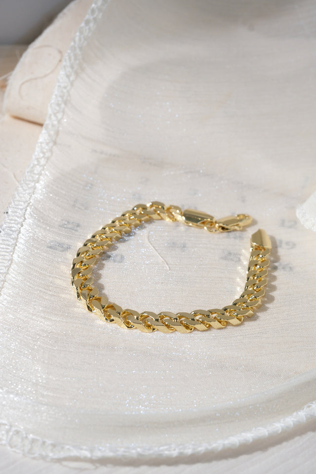 Rounded Curb Bracelet — Gold