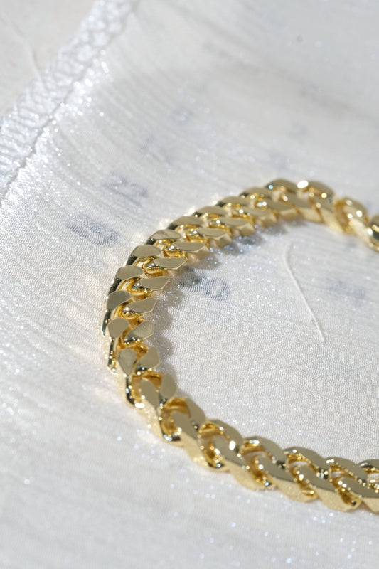 Rounded Curb Bracelet — Gold — edited real product photo
