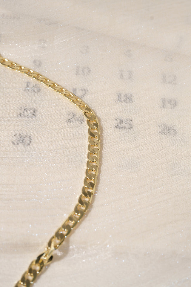 Slim Curb Chain Bracelet — Gold