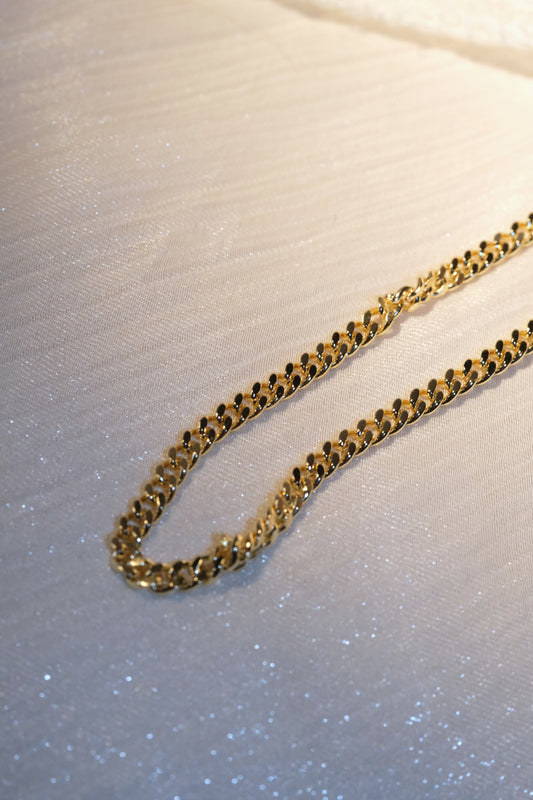 Polished Curb Chain — Gold — edited real-life photo